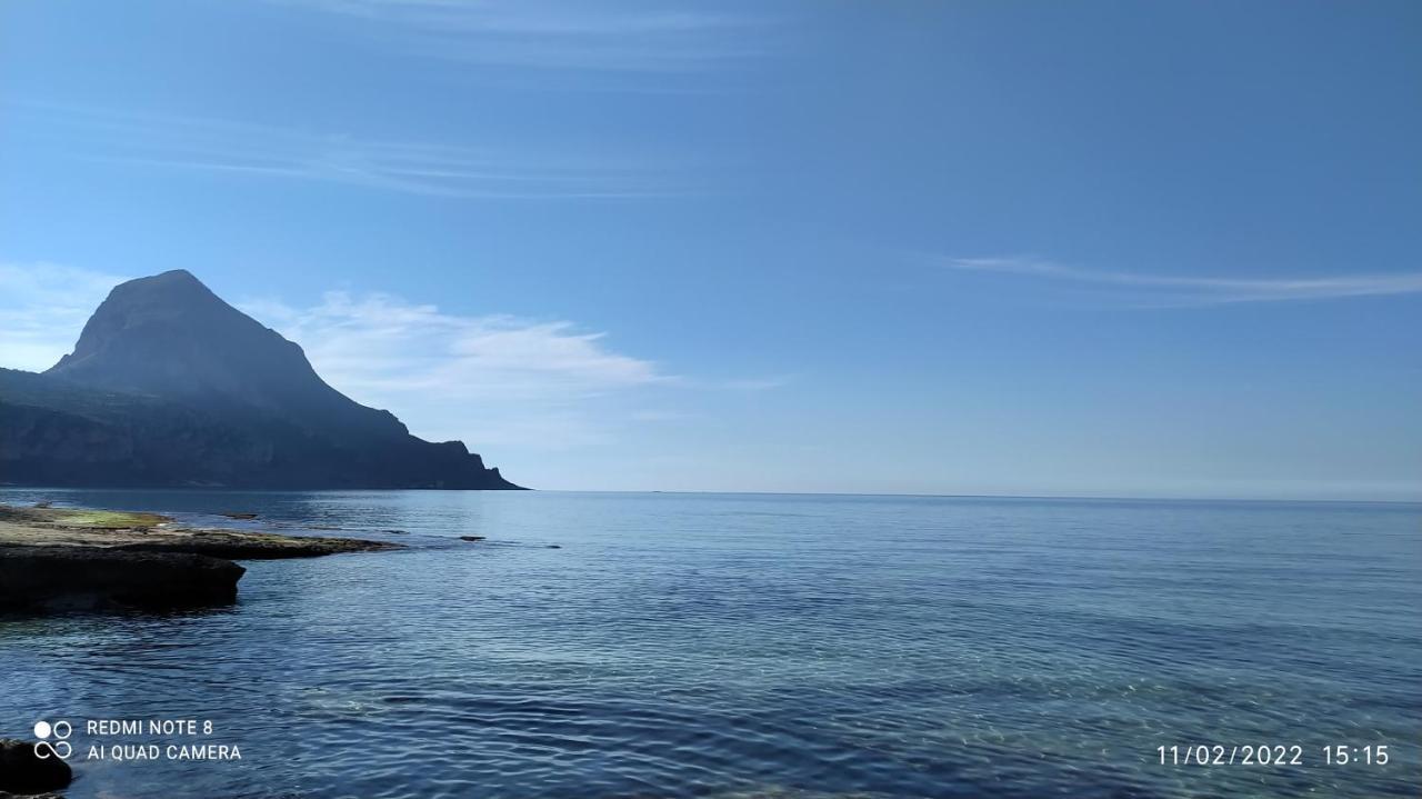 Case Cala Bucerno Кастеллуццо Экстерьер фото
