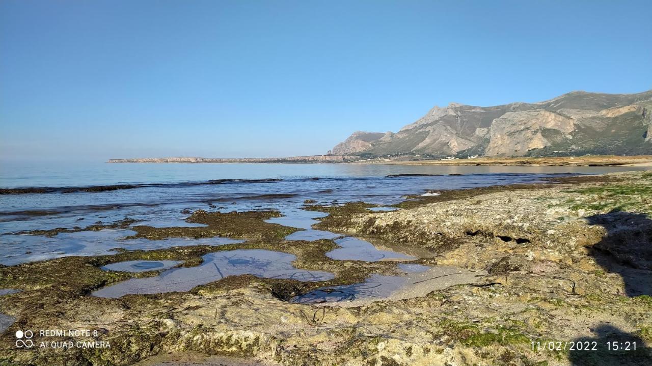 Case Cala Bucerno Кастеллуццо Экстерьер фото