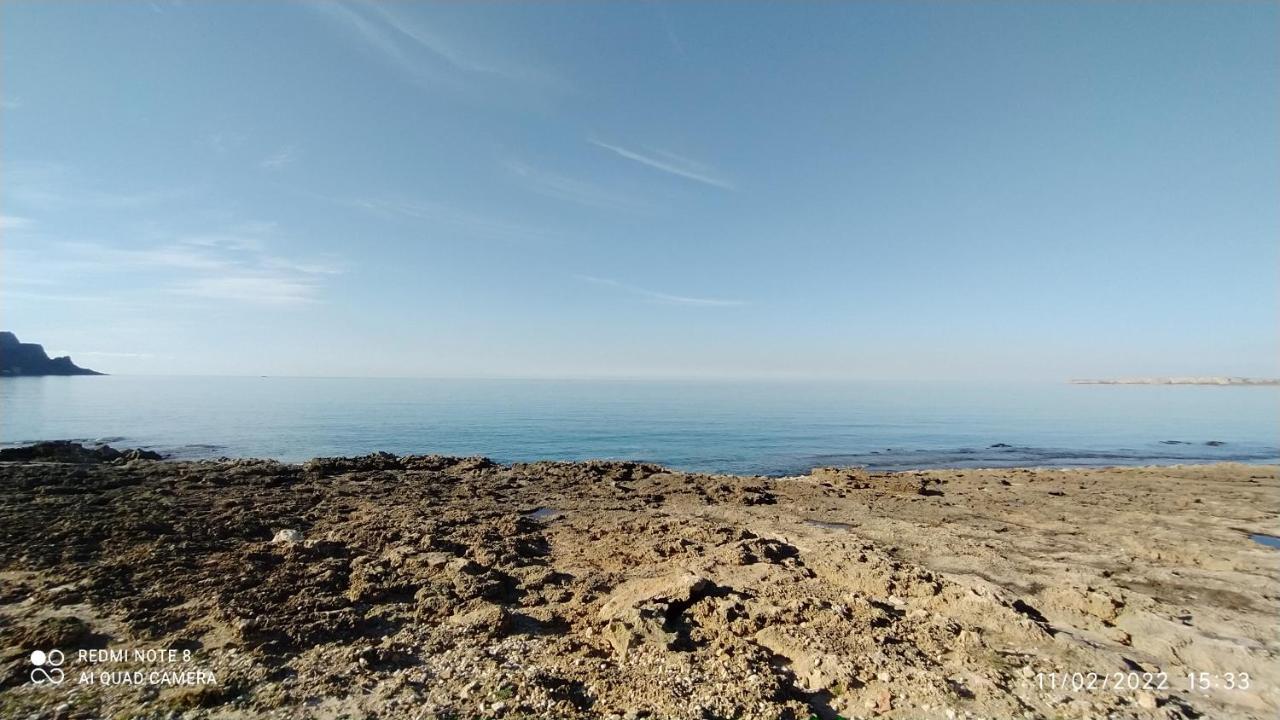 Case Cala Bucerno Кастеллуццо Экстерьер фото