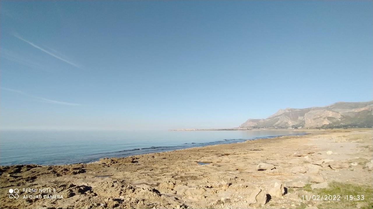 Case Cala Bucerno Кастеллуццо Экстерьер фото