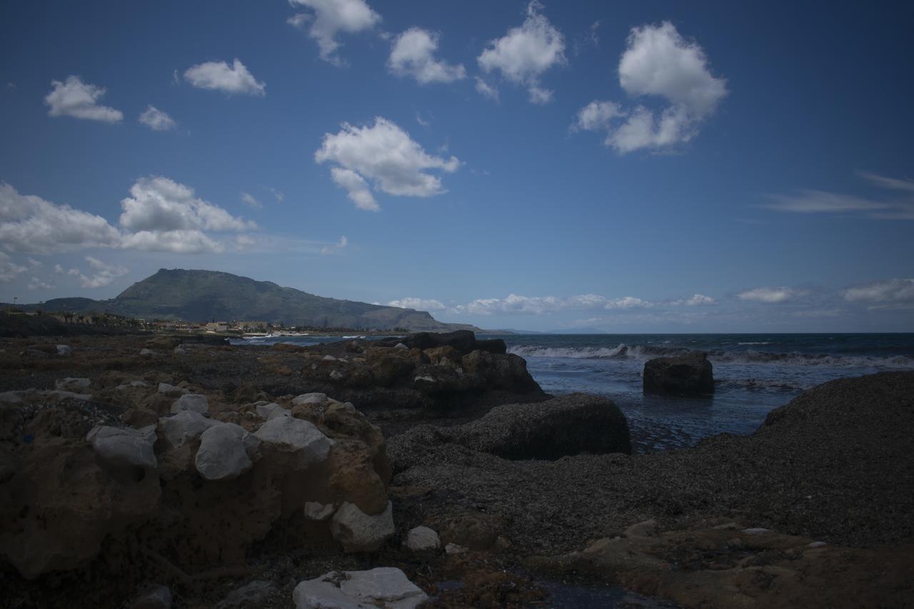 Case Cala Bucerno Кастеллуццо Экстерьер фото
