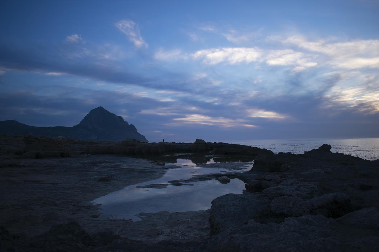 Case Cala Bucerno Кастеллуццо Экстерьер фото